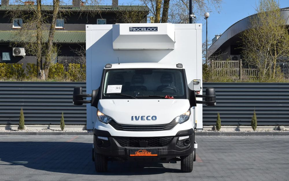 Iveco DAILY 70C18 / 3.0 - 180 KM / AUTOMAT HI-MATIC / 3 OSOBY / CHŁODNIA - MROŹNIA 4,55 M / AGREGAD FRIGOBLOCK / WINDA SORENSEN / KLIMA / TEMPOMAT / KAMERA COFANIA / REGULOWANE ZAWIESZENIE / SERWISOWA - Camión frigorífico: foto 2 Iveco DAILY 70C18 / 3.0 - 180 KM / AUTOMAT HI-MATIC / 3 OSOBY / CHŁODNIA - MROŹNIA 4,55 M / AGREGAD FRIGOBLOCK / WINDA SORENSEN / KLIMA / TEMPOMAT / KAMERA COFANIA / REGULOWANE ZAWIESZENIE / SERWISOWA - Camión frigorífico: foto 2