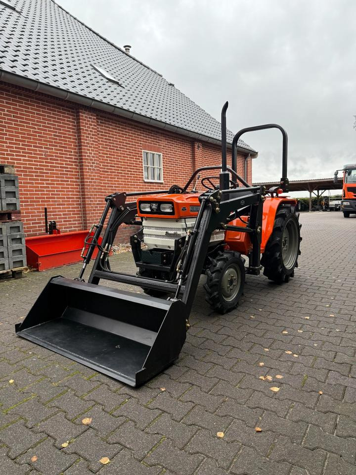 Kleintraktor Kubota B1600 mit Frontlader ab 125 € pro Monat. - Mini tractor: foto 1 Kleintraktor Kubota B1600 mit Frontlader ab 125 € pro Monat. - Mini tractor: foto 1