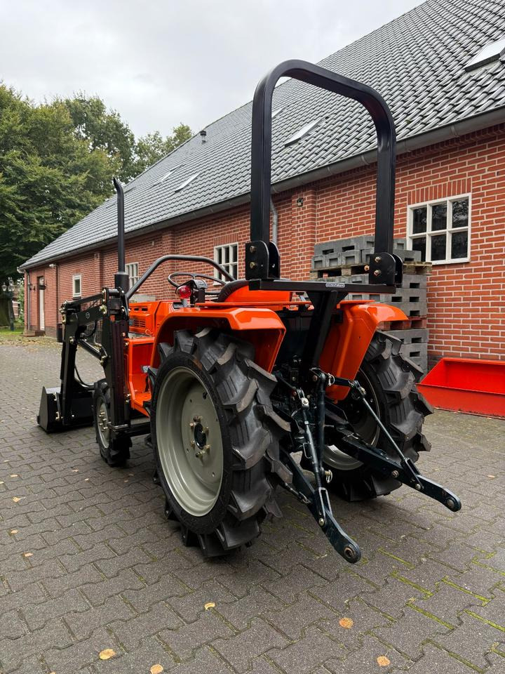 Kleintraktor Kubota B1600 mit Frontlader ab 125 € pro Monat. - Mini tractor: foto 3 Kleintraktor Kubota B1600 mit Frontlader ab 125 € pro Monat. - Mini tractor: foto 3