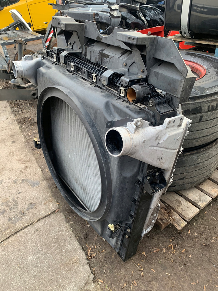 CHŁODNICA WODY POWIETRZA MERCEDES ACTROS MP4 MP 4 - Radiador para Camión: foto 5 CHŁODNICA WODY POWIETRZA MERCEDES ACTROS MP4 MP 4 - Radiador para Camión: foto 5