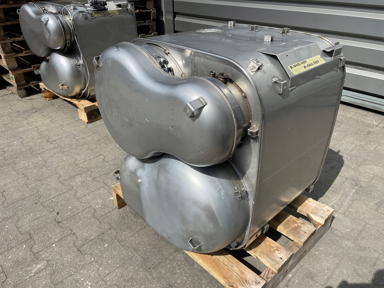 KATALIZATOR MAN TGX TGS EURO 6 DPF TŁUMIK WYDECH 81151036101 - Convertidor catalítico para Camión: foto 1 KATALIZATOR MAN TGX TGS EURO 6 DPF TŁUMIK WYDECH 81151036101 - Convertidor catalítico para Camión: foto 1