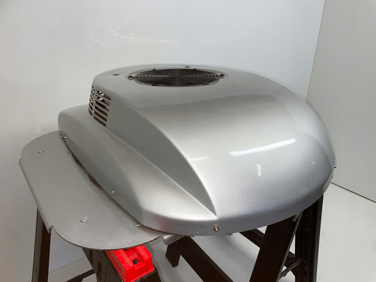 KLIMATYZACJA POSTOJOWA WAECO CA800 MAN SCANIA VOLVO DAF CA-0800-DC - Compresor de aire acondicionado para Camión: foto 3 KLIMATYZACJA POSTOJOWA WAECO CA800 MAN SCANIA VOLVO DAF CA-0800-DC - Compresor de aire acondicionado para Camión: foto 3