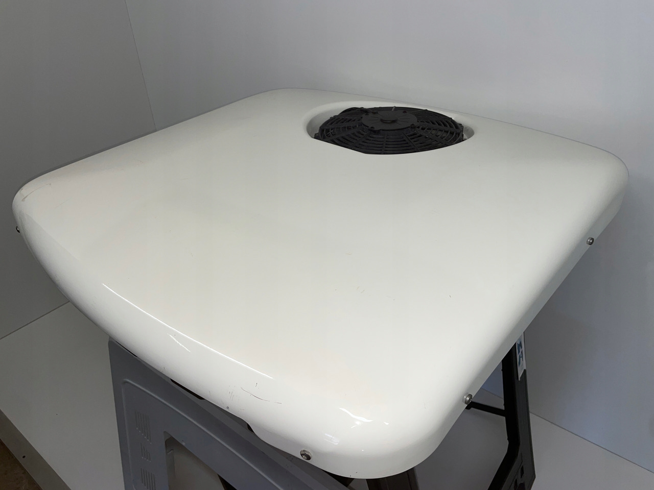 KLIMATYZACJA SLIMCOOL FACTORY PREP DAF MAN SCANIA - Compresor de aire acondicionado para Camión: foto 3 KLIMATYZACJA SLIMCOOL FACTORY PREP DAF MAN SCANIA - Compresor de aire acondicionado para Camión: foto 3