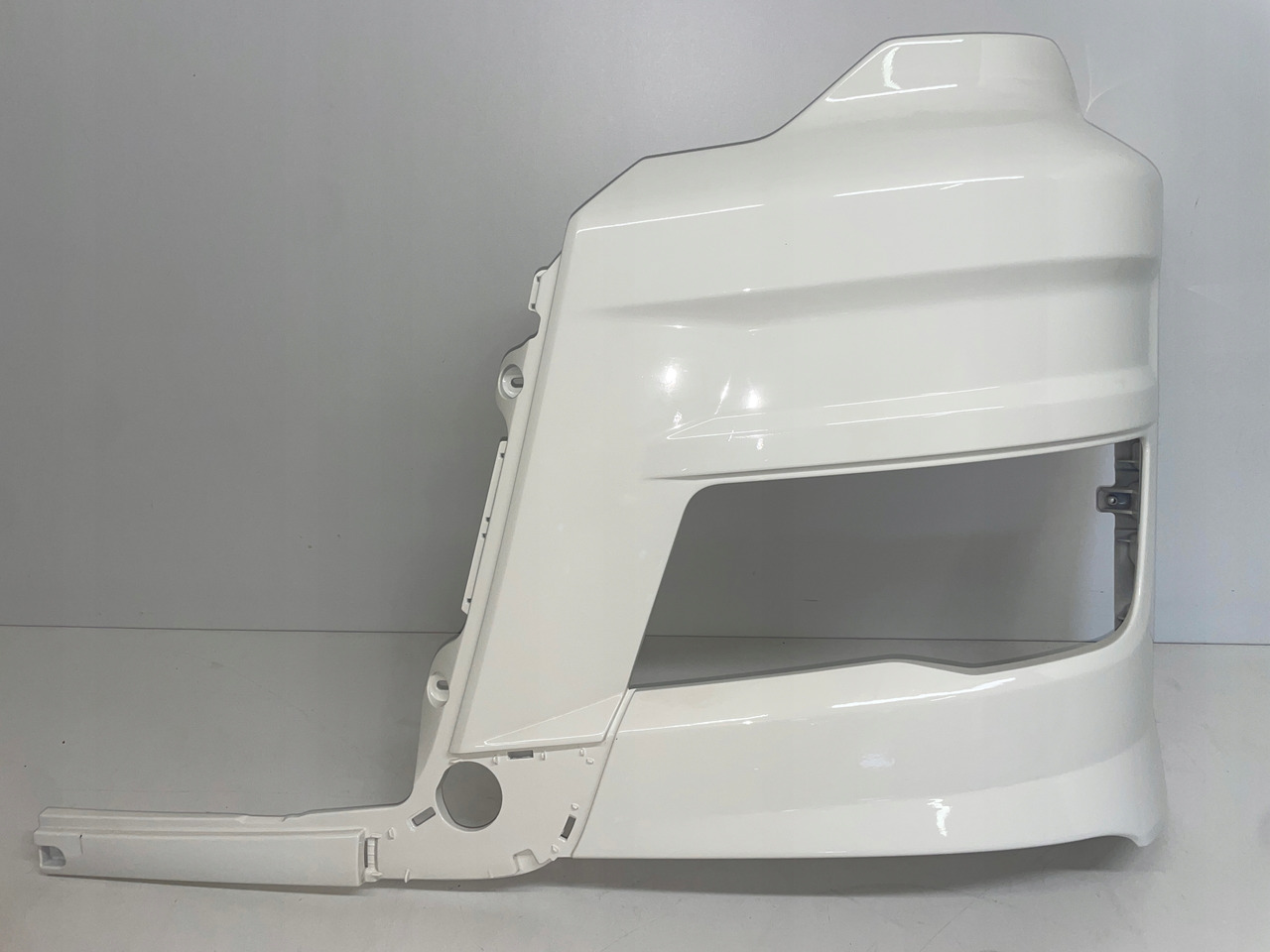 LEWA OSŁONA NA HALOGEN ZDERZAK MAN TG3 TGX 3 81416142277 - Parachoques para Camión: foto 1 LEWA OSŁONA NA HALOGEN ZDERZAK MAN TG3 TGX 3 81416142277 - Parachoques para Camión: foto 1