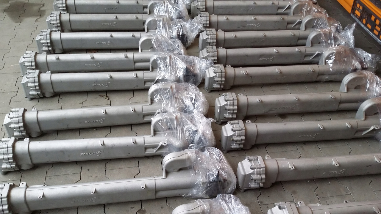 MAN F2000 TGA EGR TGX RECYRKULATOR D20,D26,D28 - Enfriador EGR para Camión: foto 2 MAN F2000 TGA EGR TGX RECYRKULATOR D20,D26,D28 - Enfriador EGR para Camión: foto 2