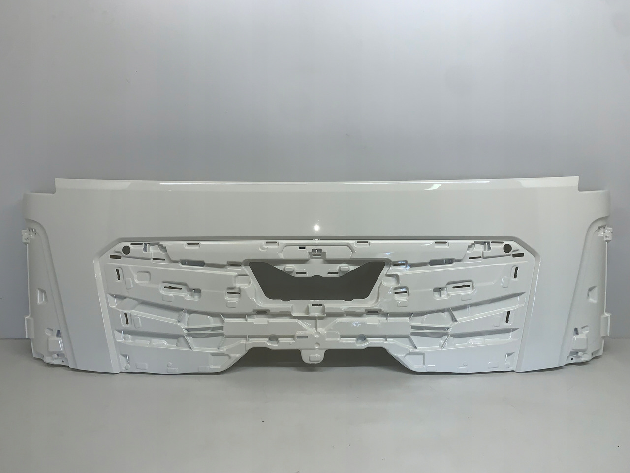 MASKA ATRAPA MAN TGL TGM TG3 TGS NOWY MODEL 2021 RAL 9010 - Capota para Camión: foto 1 MASKA ATRAPA MAN TGL TGM TG3 TGS NOWY MODEL 2021 RAL 9010 - Capota para Camión: foto 1