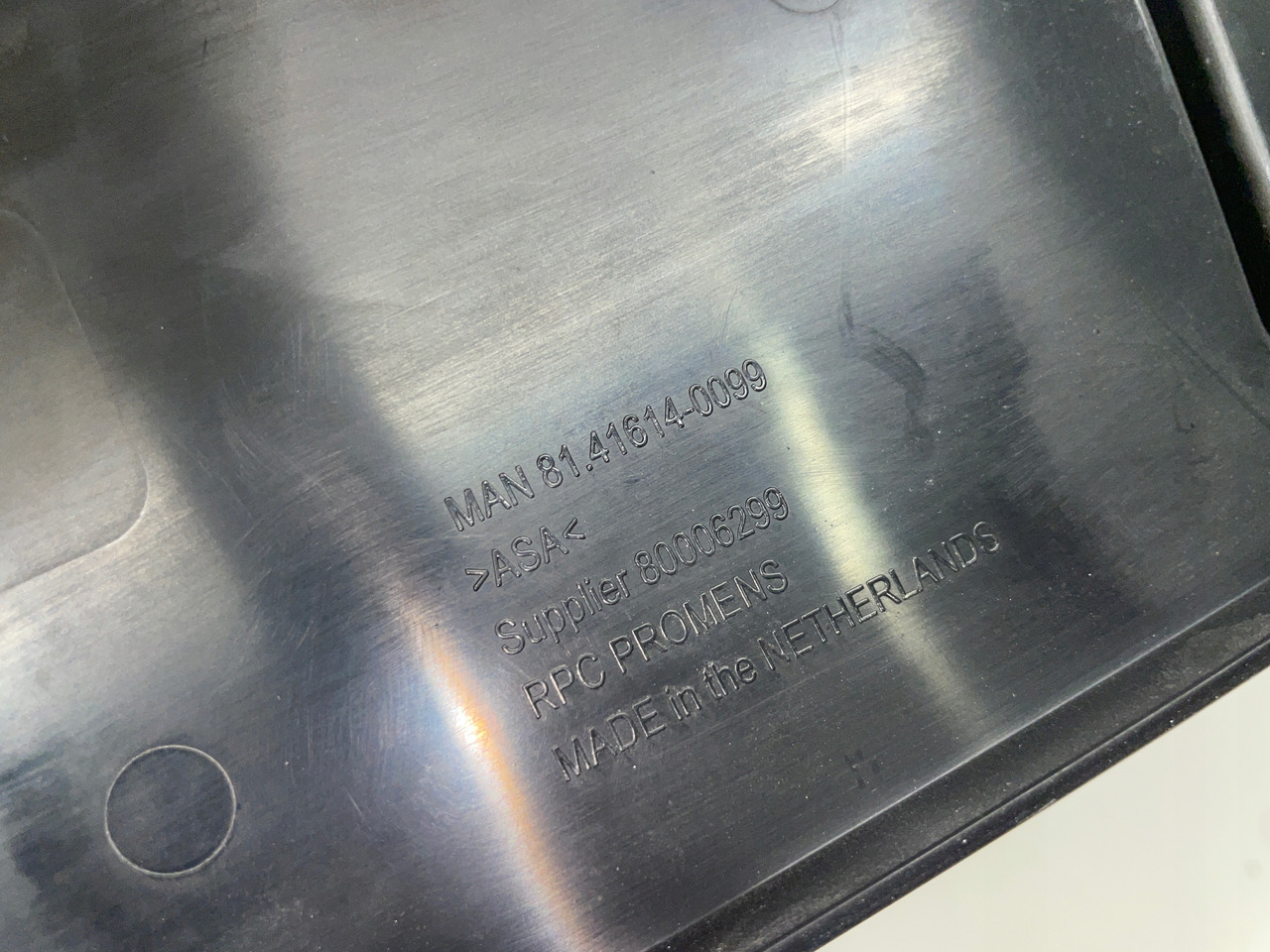 NAKŁADKA ZDERZAKA STOPIEŃ MAN TGX3 TG3 TGX 3 81416140099 - Parachoques para Camión: foto 3 NAKŁADKA ZDERZAKA STOPIEŃ MAN TGX3 TG3 TGX 3 81416140099 - Parachoques para Camión: foto 3