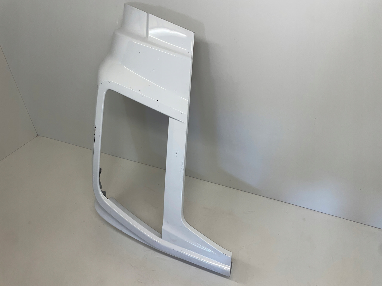 PRAWA OSŁONA OKULAR ZDERZAK FORD F-MAX JC46-17E950-A - Parachoques para Camión: foto 3 PRAWA OSŁONA OKULAR ZDERZAK FORD F-MAX JC46-17E950-A - Parachoques para Camión: foto 3