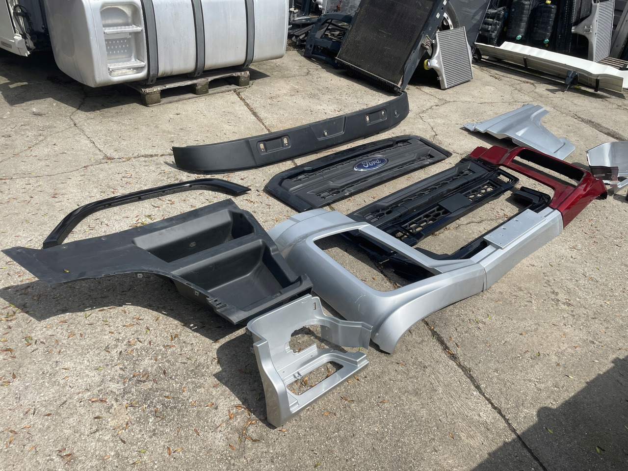 Przód Ford F-Max F Max Grill, Stopień , Stopnica Przedłużenie drzwi zderzak - Carrocería y exterior para Camión: foto 4 Przód Ford F-Max F Max Grill, Stopień , Stopnica Przedłużenie drzwi zderzak - Carrocería y exterior para Camión: foto 4