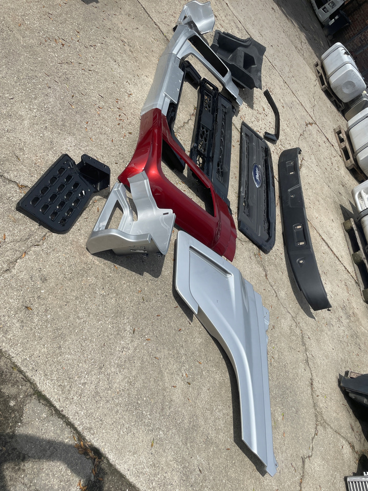 Przód Ford F-Max F Max Grill, Stopień , Stopnica Przedłużenie drzwi zderzak - Carrocería y exterior para Camión: foto 3 Przód Ford F-Max F Max Grill, Stopień , Stopnica Przedłużenie drzwi zderzak - Carrocería y exterior para Camión: foto 3