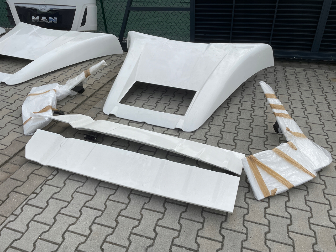 Spoiler Zakabinowy Górny Boczny Spoilery Zakabinowe Man TGX3 TG3 TGX 3 - Aerodinámica/ Spoiler para Camión: foto 2 Spoiler Zakabinowy Górny Boczny Spoilery Zakabinowe Man TGX3 TG3 TGX 3 - Aerodinámica/ Spoiler para Camión: foto 2