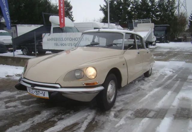 Citroën DS - Sedan: foto 1 Citroën DS - Sedan: foto 1