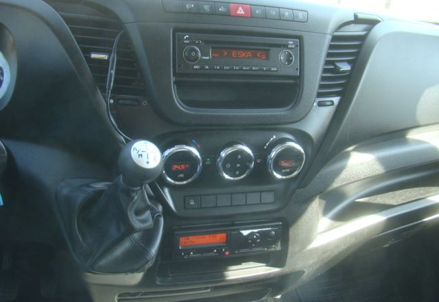 Camión caja cerrada Iveco DAILY 70 C 18 3.0TDI 5.45M WINDA 1000KG: foto 18 Camión caja cerrada Iveco DAILY 70 C 18 3.0TDI 5.45M WINDA 1000KG: foto 18