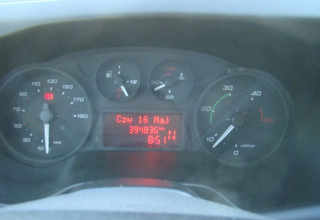 Camión caja cerrada Iveco DAILY 70 C 18 3.0TDI 5.45M WINDA 1000KG: foto 16 Camión caja cerrada Iveco DAILY 70 C 18 3.0TDI 5.45M WINDA 1000KG: foto 16