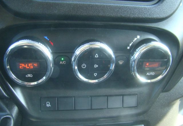 Camión caja cerrada Iveco DAILY 70 C 18 3.0TDI 5.45M WINDA 1000KG: foto 19 Camión caja cerrada Iveco DAILY 70 C 18 3.0TDI 5.45M WINDA 1000KG: foto 19