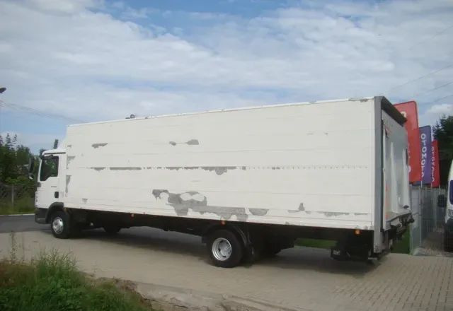 Camión caja cerrada MAN TGL 12-220 8.10M KLIMA WINDA 2000KG: foto 9