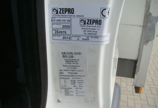 Camión caja cerrada MAN TGL 12-220 8.10M KLIMA WINDA 2000KG: foto 18