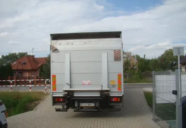 Camión caja cerrada MAN TGL 12-220 8.10M KLIMA WINDA 2000KG: foto 7