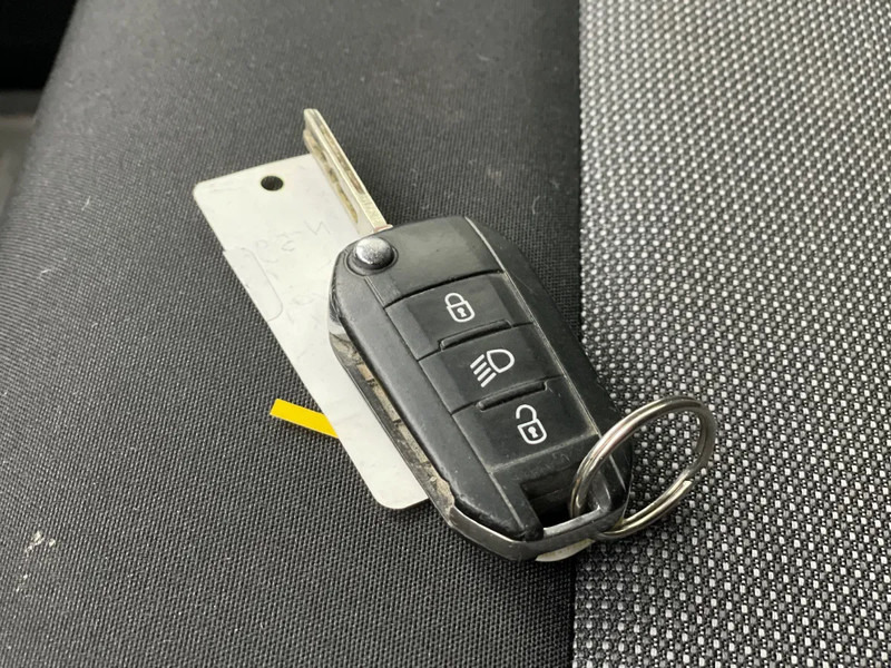 Opel Vivaro 2.0 CDTI L3H1 DC Edition - Furgoneta pequeña, Furgoneta combi: foto 5 Opel Vivaro 2.0 CDTI L3H1 DC Edition - Furgoneta pequeña, Furgoneta combi: foto 5