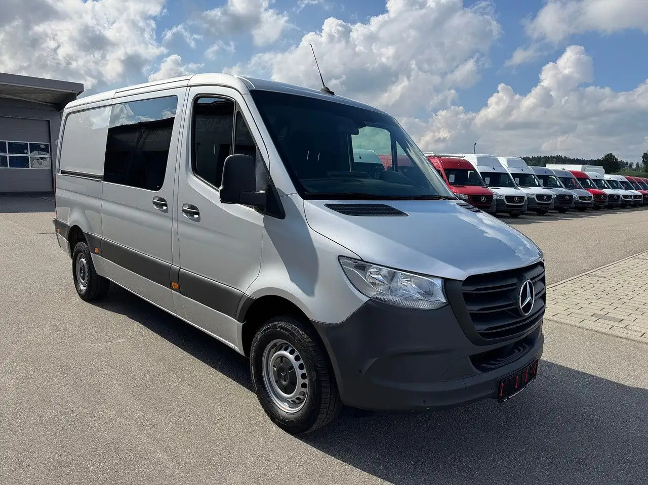Mercedes-Benz Sprinter 317 CDI Lang Silber MBUX RWD Klima - Furgón: foto 2 Mercedes-Benz Sprinter 317 CDI Lang Silber MBUX RWD Klima - Furgón: foto 2