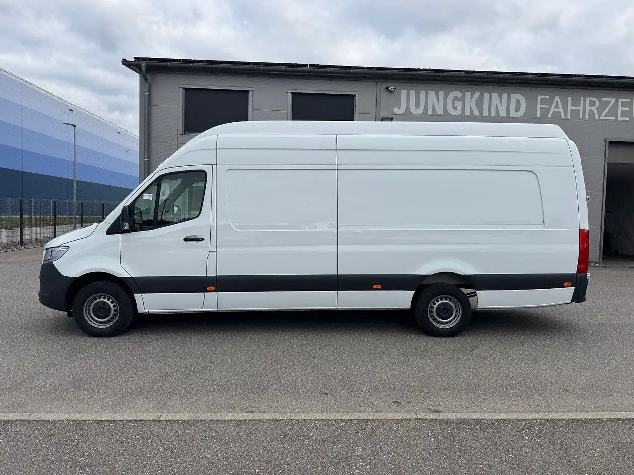 Mercedes-Benz Sprinter 317 CDI Maxi Lang Extralang XXL MBUX - Furgón: foto 3 Mercedes-Benz Sprinter 317 CDI Maxi Lang Extralang XXL MBUX - Furgón: foto 3