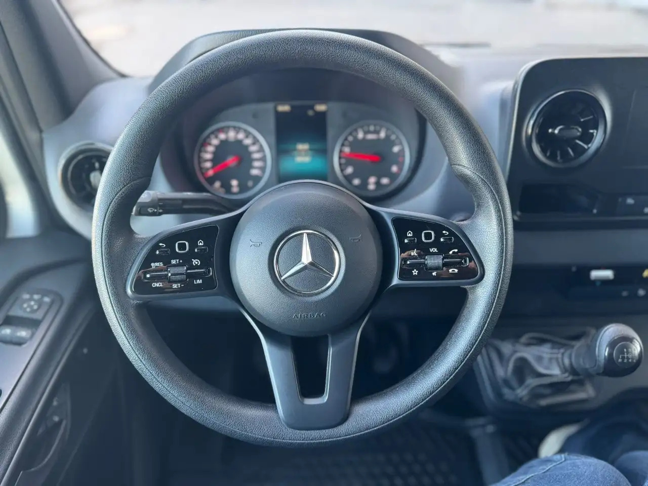 Mercedes-Benz Sprinter 317 CDI Maxi Lang Silber Klima MBUX AHK - Furgón: foto 4 Mercedes-Benz Sprinter 317 CDI Maxi Lang Silber Klima MBUX AHK - Furgón: foto 4