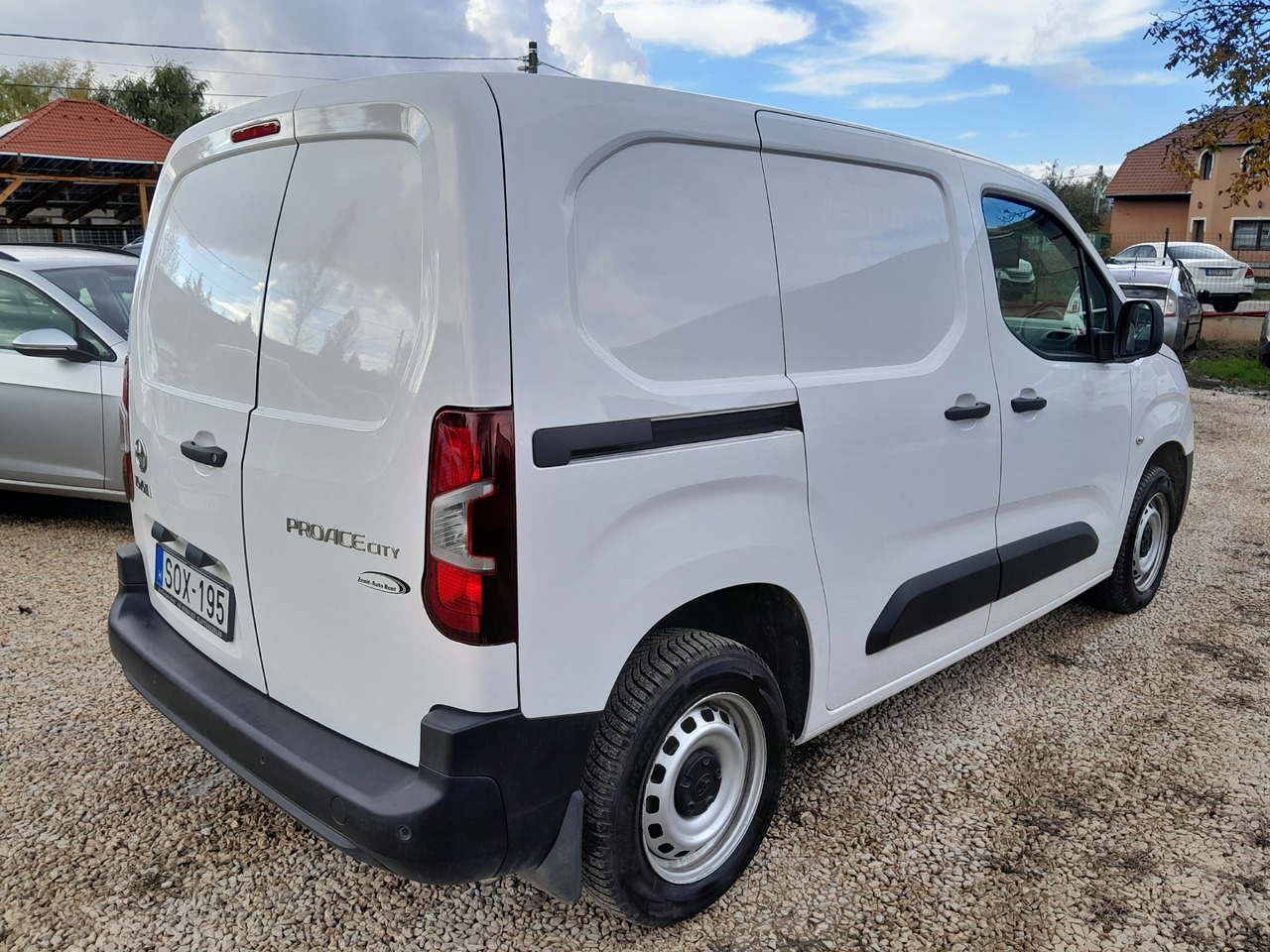 TOYOTA 1.5 City Active 3 Business - Furgoneta pequeña: foto 3 TOYOTA 1.5 City Active 3 Business - Furgoneta pequeña: foto 3