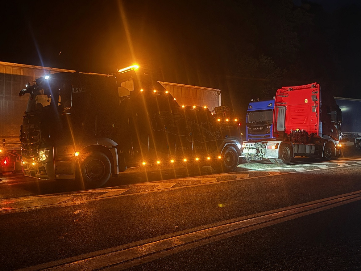 Camión MERCEDES-BENZ Actros 2043: foto 12