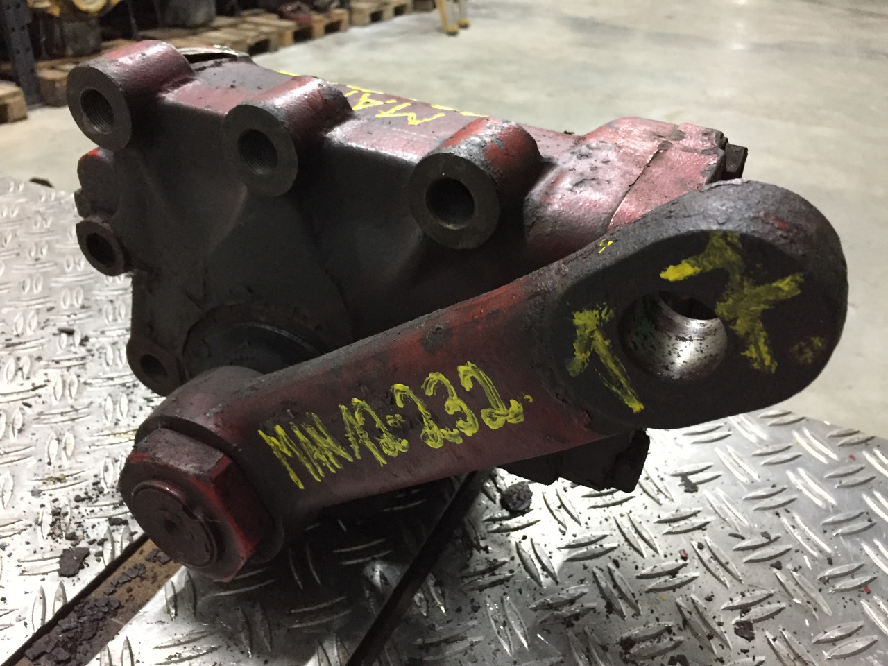 Gebrauchtes Lenkgetriebe MAN F90, 12.232, Artikel - Nr.: 81.9999 - 9999 - Caja de dirección para Camión: foto 4 Gebrauchtes Lenkgetriebe MAN F90, 12.232, Artikel - Nr.: 81.9999 - 9999 - Caja de dirección para Camión: foto 4