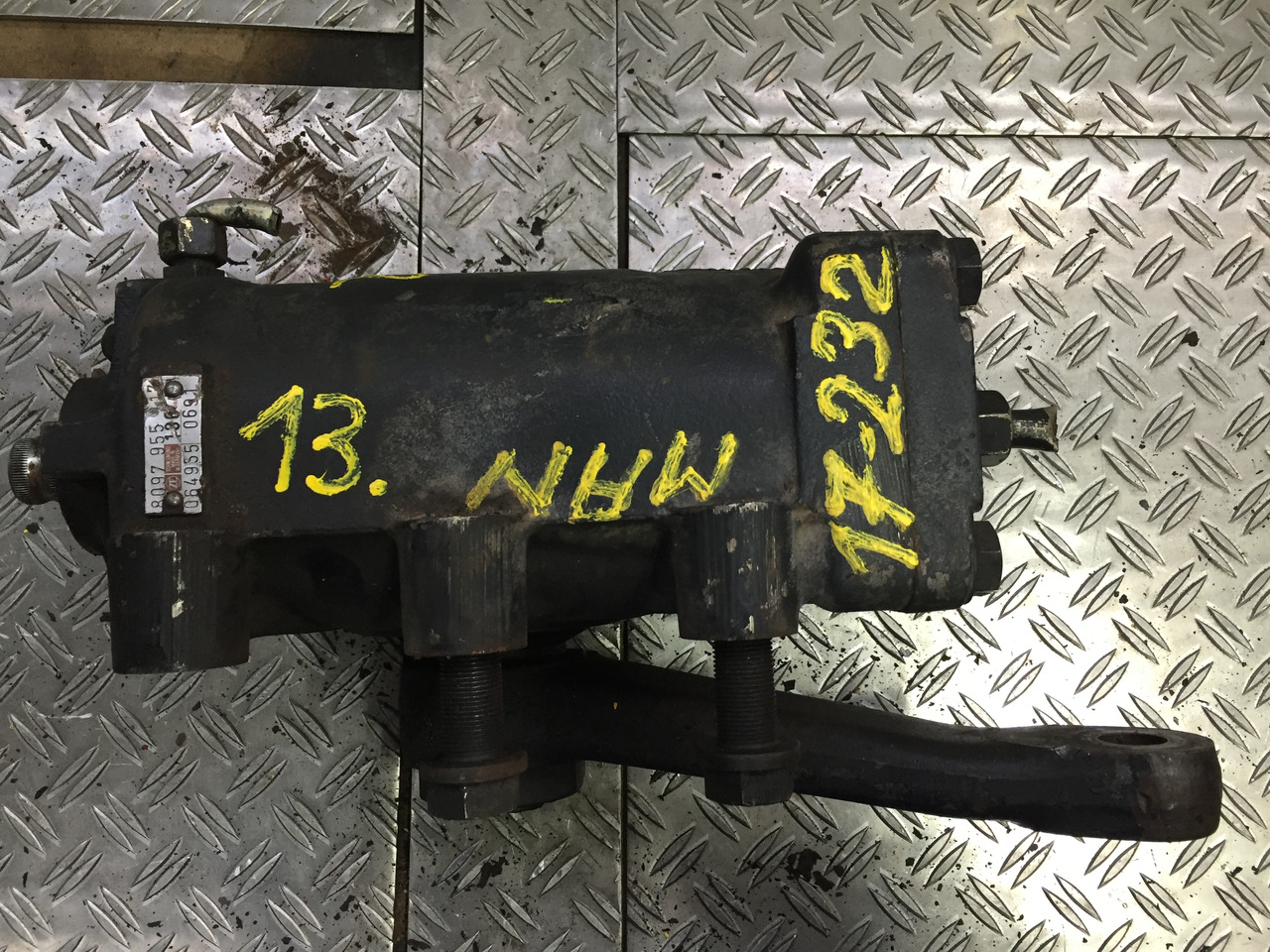 Gebrauchtes Lenkgetriebe MAN F90, 17.232, Artikel - Nr.: 81.9999 - 9999 - Caja de dirección para Camión: foto 5 Gebrauchtes Lenkgetriebe MAN F90, 17.232, Artikel - Nr.: 81.9999 - 9999 - Caja de dirección para Camión: foto 5