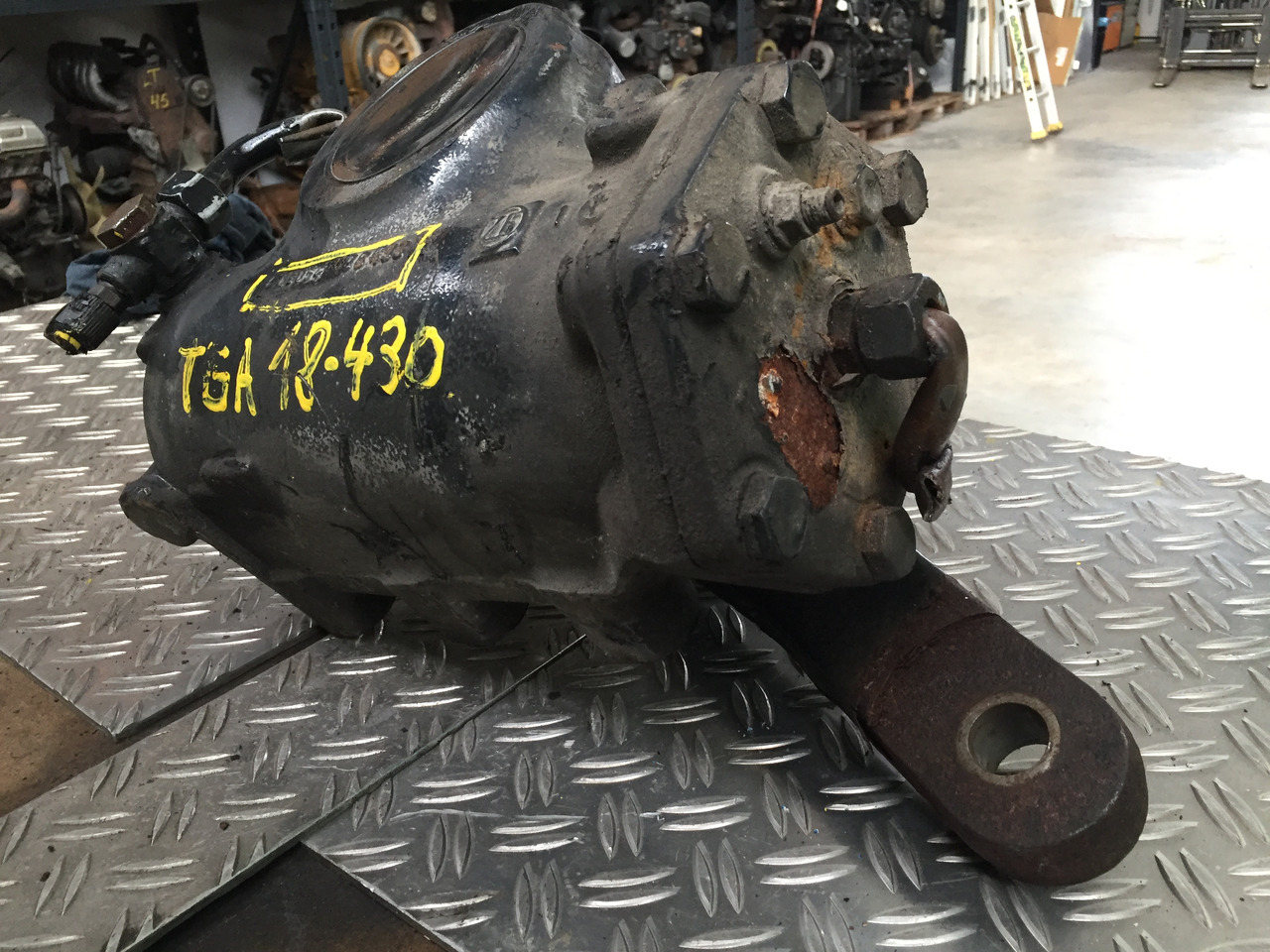 Gebrauchtes Lenkgetriebe MAN TGA 18.430, Artikel - Nr.: 81.46200-6410 - Caja de dirección para Camión: foto 1 Gebrauchtes Lenkgetriebe MAN TGA 18.430, Artikel - Nr.: 81.46200-6410 - Caja de dirección para Camión: foto 1