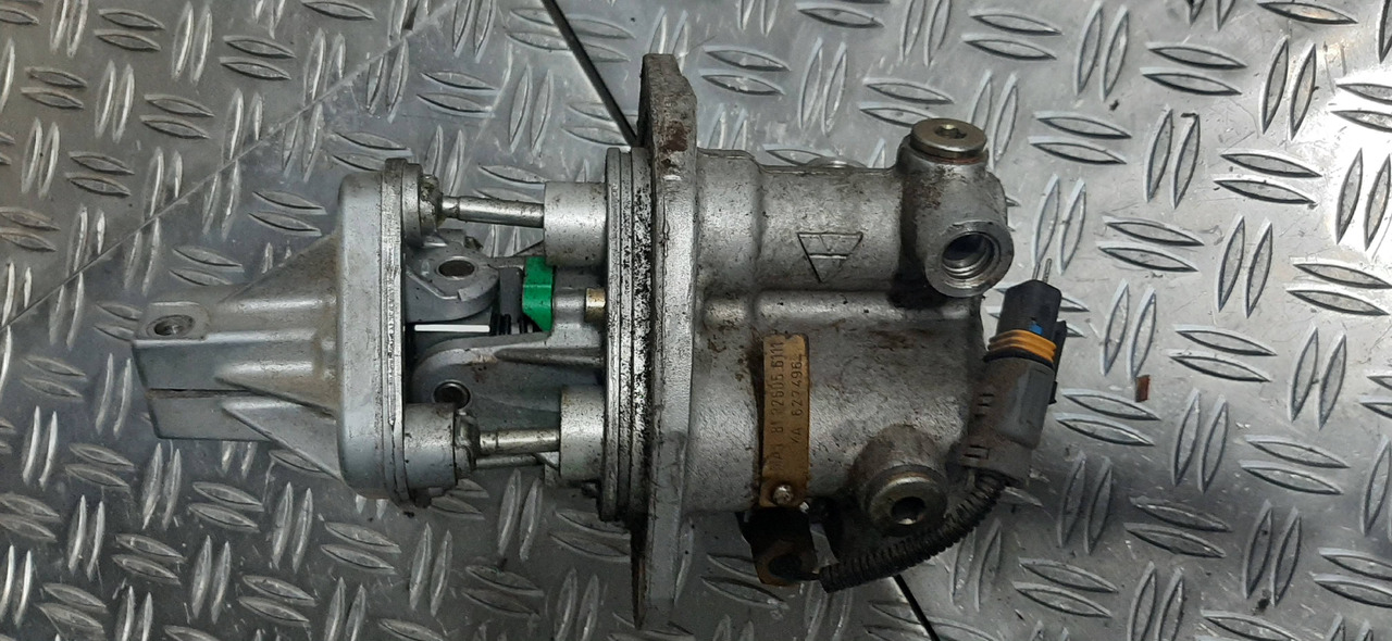 Gebrauchtes MAN Schaltgerät für Getriebe, Artikel - Nr. : 81.32605 - 6111 - Caja de cambios y piezas para Camión: foto 2 Gebrauchtes MAN Schaltgerät für Getriebe, Artikel - Nr. : 81.32605 - 6111 - Caja de cambios y piezas para Camión: foto 2