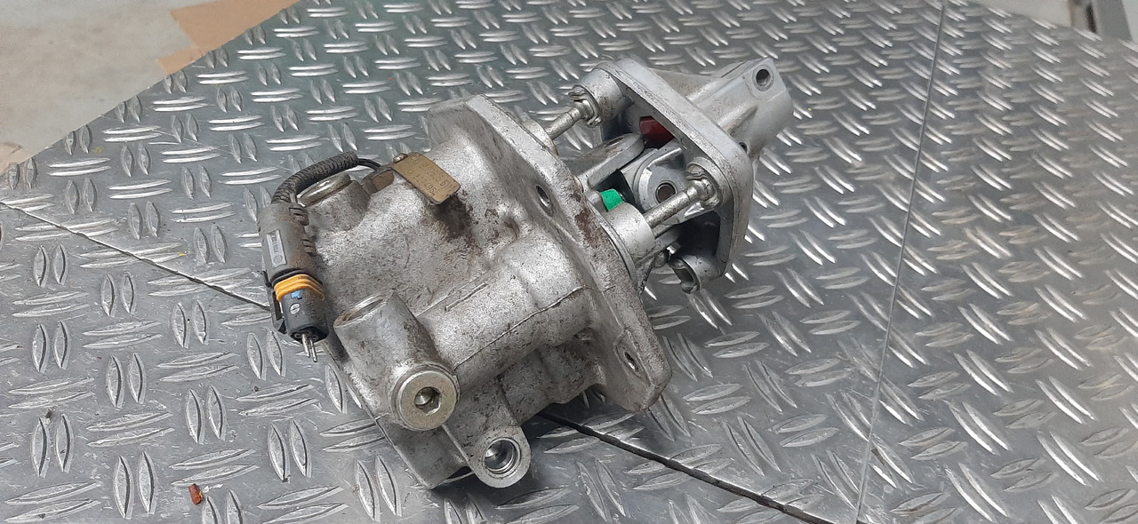 Gebrauchtes MAN Schaltgerät für Getriebe, Artikel - Nr. : 81.32605 - 6111 - Caja de cambios y piezas para Camión: foto 1 Gebrauchtes MAN Schaltgerät für Getriebe, Artikel - Nr. : 81.32605 - 6111 - Caja de cambios y piezas para Camión: foto 1