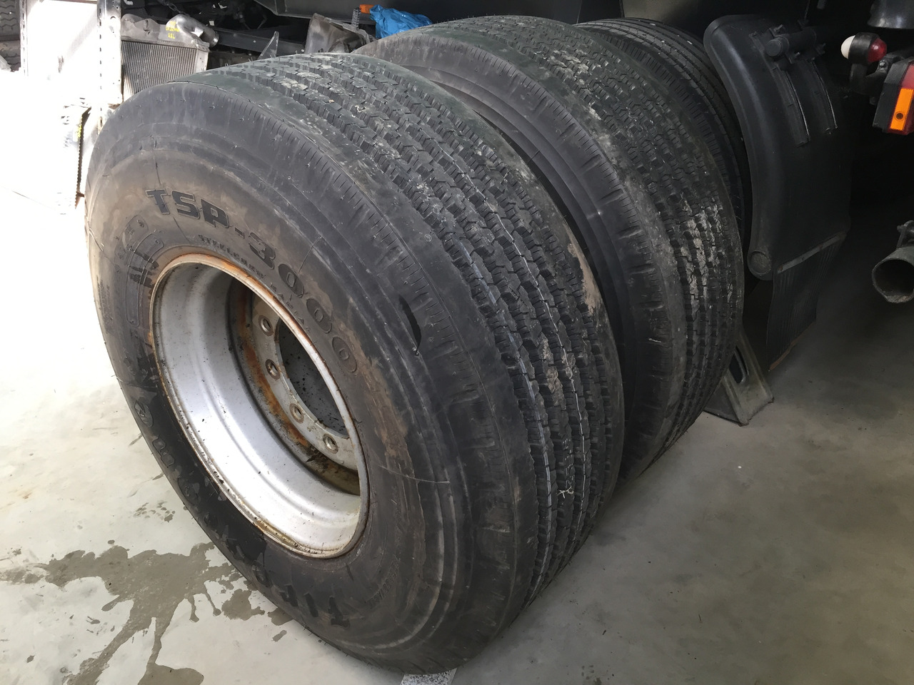 Neue Reifen, Firestone TSP - 3000, Größe : 425 / 65 R x 22,5 - 2 Stück mit Felgen - Neumático para Camión: foto 3 Neue Reifen, Firestone TSP - 3000, Größe : 425 / 65 R x 22,5 - 2 Stück mit Felgen - Neumático para Camión: foto 3