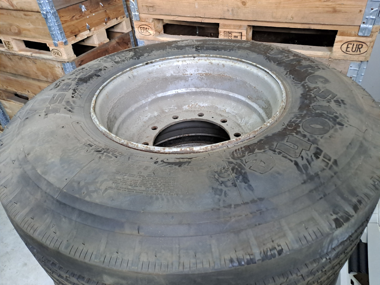 Neuwertige Lkw - Kompletträder / Reifen Firestone, Größe 425 / 65 R 22,5, Artikel - Nr. : 81.99999 - - Neumático para Camión: foto 1 Neuwertige Lkw - Kompletträder / Reifen Firestone, Größe 425 / 65 R 22,5, Artikel - Nr. : 81.99999 - - Neumático para Camión: foto 1