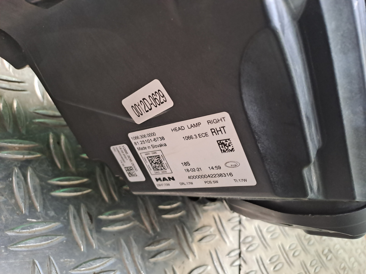 ---Neuwertiger Scheinwerfer und Träger MAN TG3 / TGS / TGX, Artikel - Nr. : 81.25101 - 6738 - Faro delantero para Camión: foto 2 ---Neuwertiger Scheinwerfer und Träger MAN TG3 / TGS / TGX, Artikel - Nr. : 81.25101 - 6738 - Faro delantero para Camión: foto 2