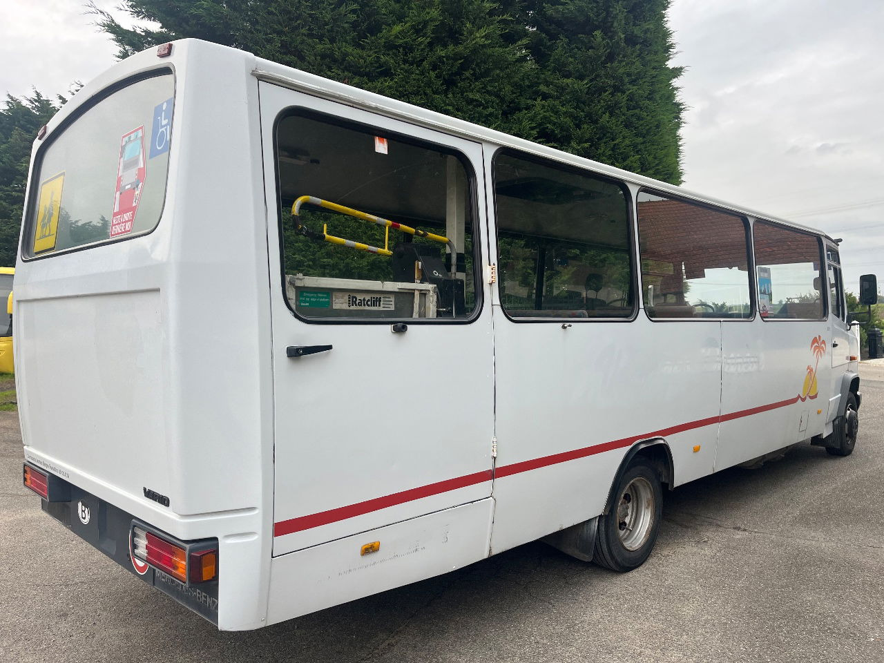 Mercedes-Benz Vario 814 Retarder - Autobús suburbano: foto 2 Mercedes-Benz Vario 814 Retarder - Autobús suburbano: foto 2