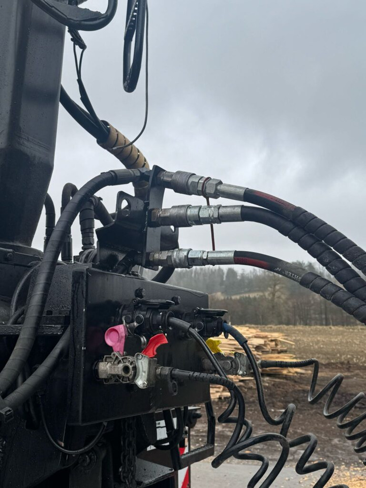 NACZEPA Z DŹWIGIEM DO DREWNA - Semirremolque maderero: foto 5 NACZEPA Z DŹWIGIEM DO DREWNA - Semirremolque maderero: foto 5