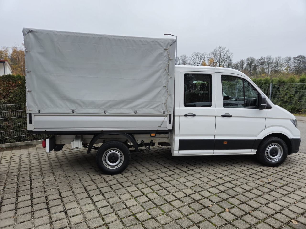 VOLKSWAGEN Crafter Pritsche 35 DOKA mittellang 4MOTION - Furgoneta con lona: foto 4 VOLKSWAGEN Crafter Pritsche 35 DOKA mittellang 4MOTION - Furgoneta con lona: foto 4