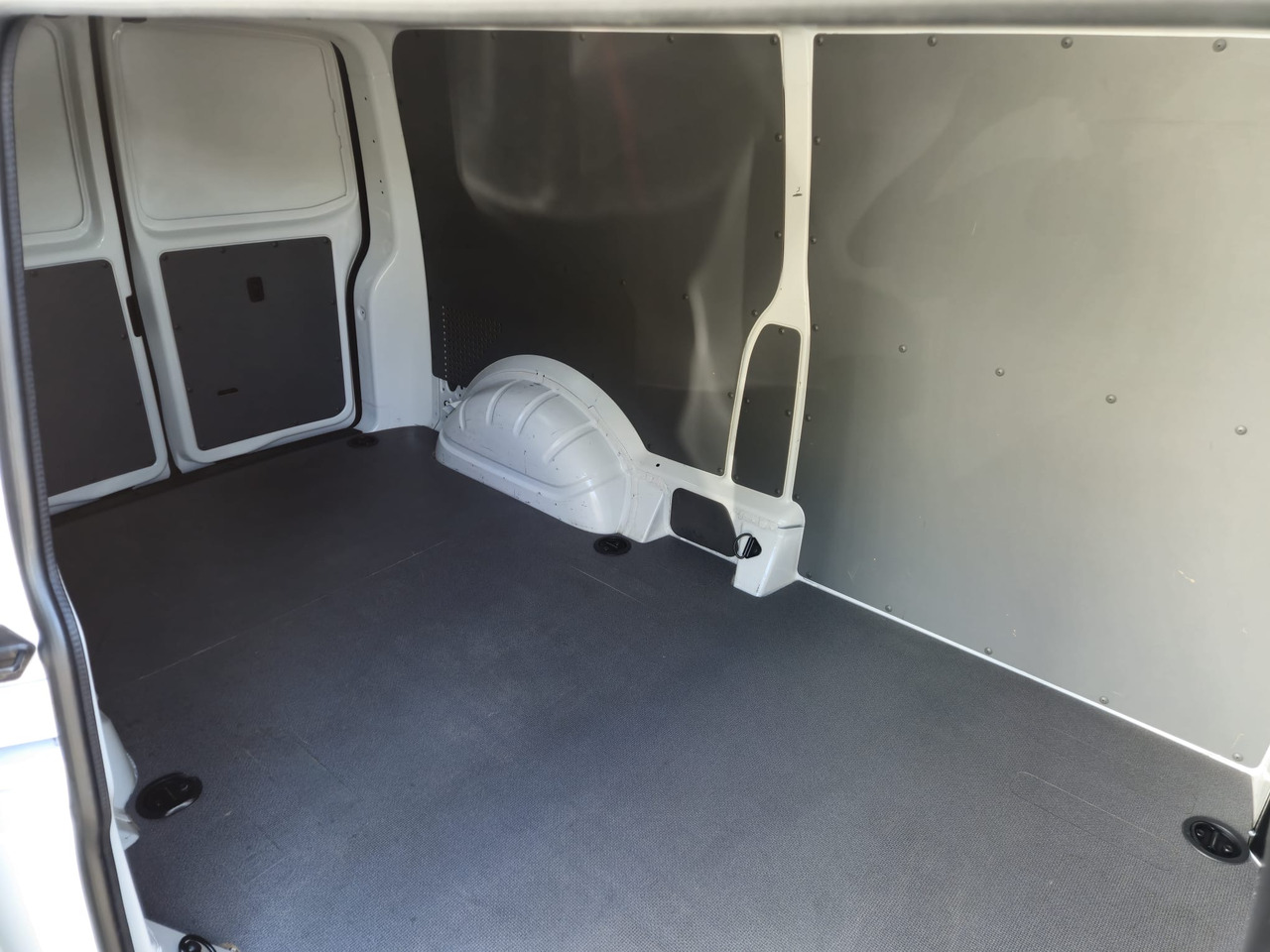 Furgón VOLKSWAGEN T6.1 Transporter Kasten lang FWD: foto 9 Furgón VOLKSWAGEN T6.1 Transporter Kasten lang FWD: foto 9