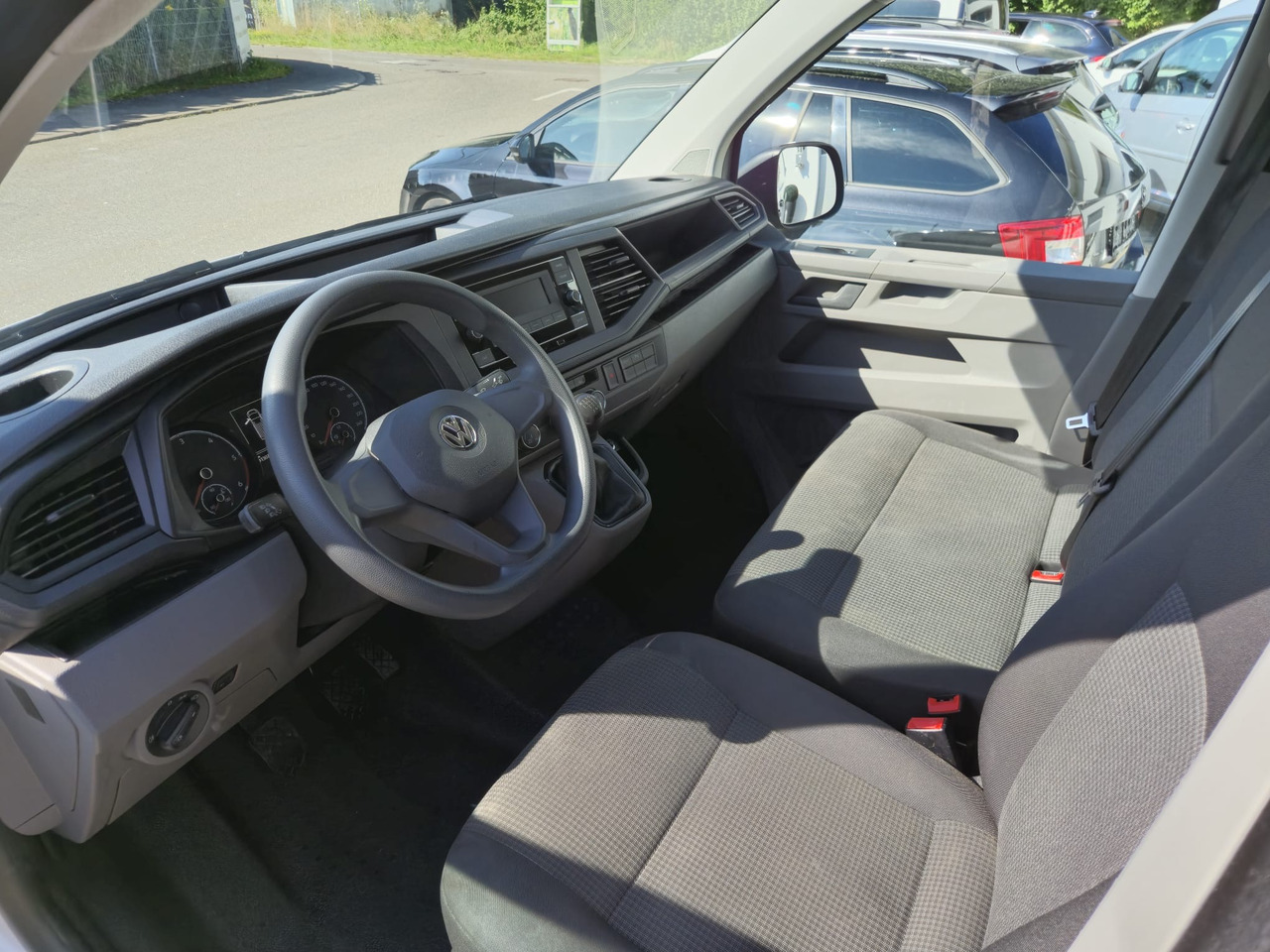 Furgón VOLKSWAGEN T6.1 Transporter Kasten lang FWD: foto 11 Furgón VOLKSWAGEN T6.1 Transporter Kasten lang FWD: foto 11