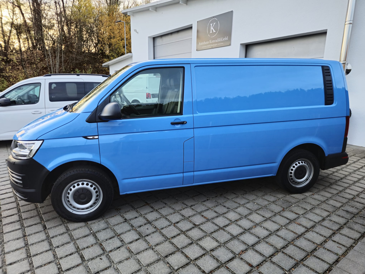 VOLKSWAGEN T6 Transporter Kasten-Kombi LED/AHK/Bluetooth - Furgón: foto 3 VOLKSWAGEN T6 Transporter Kasten-Kombi LED/AHK/Bluetooth - Furgón: foto 3