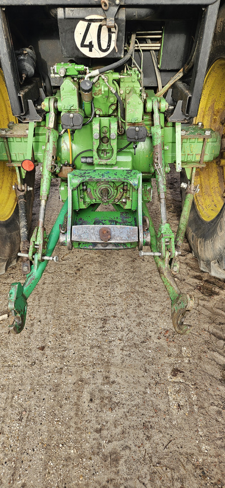 JOHN DEERE 4350 - Tractor: foto 5 JOHN DEERE 4350 - Tractor: foto 5
