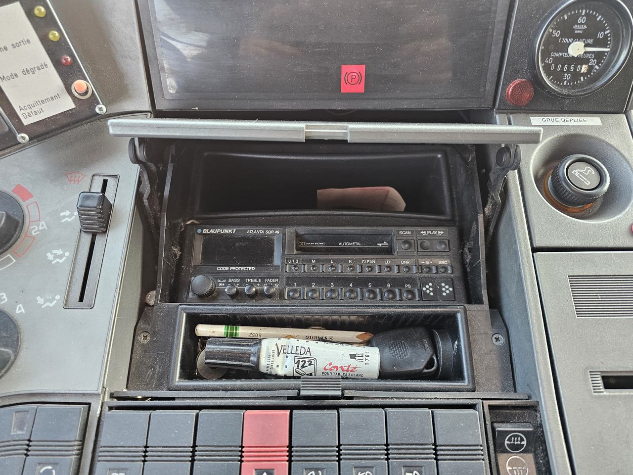 Leasing de Renault AE380 PHASE1 Renault AE380 PHASE1: foto 30