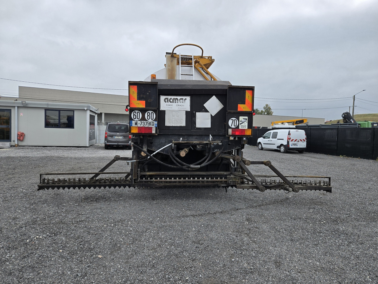 Renault Premium 300 - Cisterna de riego asfáltico: foto 4 Renault Premium 300 - Cisterna de riego asfáltico: foto 4