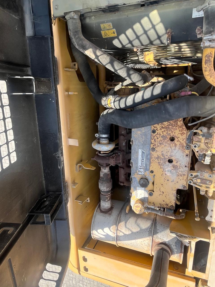 CATERPILLAR 323DL - Excavadora de cadenas: foto 2 CATERPILLAR 323DL - Excavadora de cadenas: foto 2