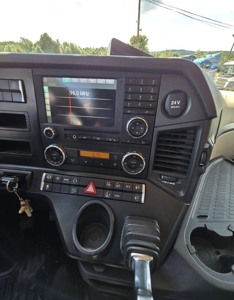 Mercedes-Benz ACTROS 1845 - Cabeza tractora: foto 5 Mercedes-Benz ACTROS 1845 - Cabeza tractora: foto 5