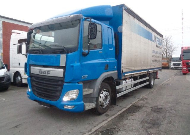 DAF CF 18.290, Euro 6, deut. Auto, Mit Bett - Camión lona: foto 2 DAF CF 18.290, Euro 6, deut. Auto, Mit Bett - Camión lona: foto 2