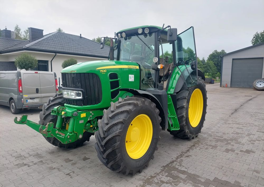 John Deere 7530 - Tractor: foto 1 John Deere 7530 - Tractor: foto 1
