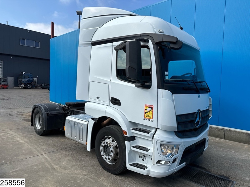 Mercedes-Benz Actros 1843 EURO 6 - Cabeza tractora: foto 3 Mercedes-Benz Actros 1843 EURO 6 - Cabeza tractora: foto 3